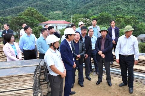 Bí thư Tỉnh ủy Lê Minh Ngân khảo sát, nắm tình hình đầu tư xây dựng Trường Phổ thông nội trú liên cấp Tiểu học và Trung học cơ sở Phong Thổ