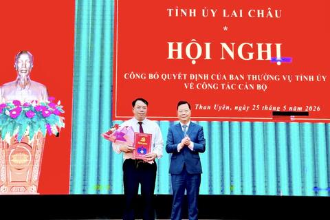 Đồng chí Lò Văn Nhung giữ chức Bí thư Đảng ủy xã Than Uyên