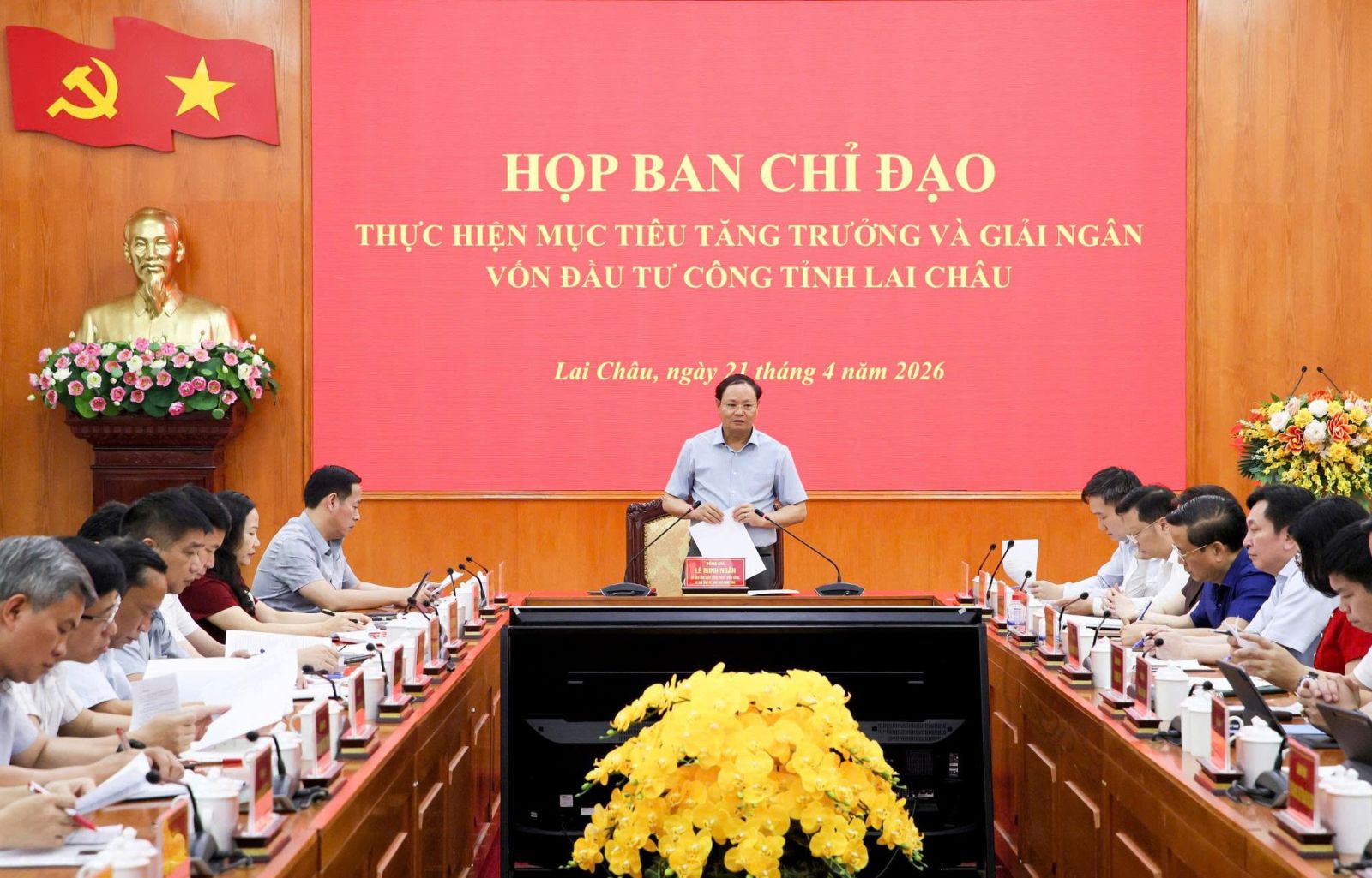 Bí thư Tỉnh ủy Lê Minh Ngân chủ trì cuộc họp Ban Chỉ đạo thực hiện mục tiêu tăng trưởng và giải ngân vốn đầu tư công tỉnh Lai Châu