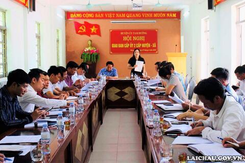 Huyện ủy Tam Đường: Giao ban cấp ủy 2 cấp huyện - xã