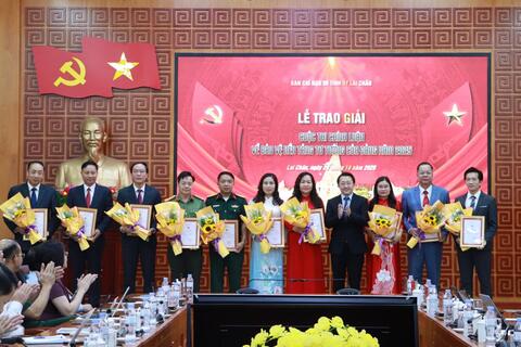 Lai Châu: Trao Giải Cuộc thi chính luận về bảo vệ nền tảng tư tưởng của Đảng năm 2025