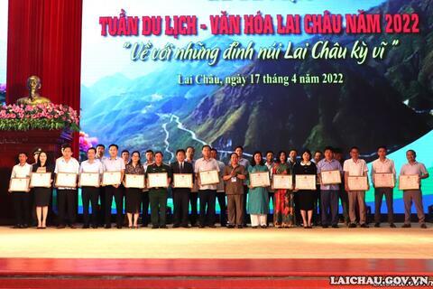 Bế mạc Tuần Du lịch – Văn hóa Lai Châu năm 2022: Khen thưởng gần 100 tập thể, cá nhân