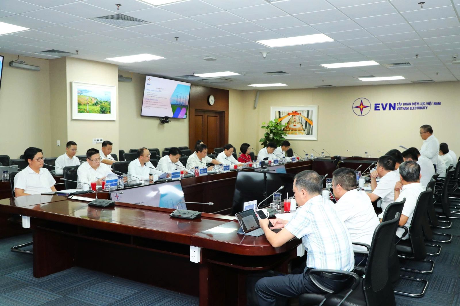 Bí thư Tỉnh ủy Lê Minh Ngân và Đoàn công tác tỉnh Lai Châu làm việc với Tập đoàn Điện lực Việt Nam