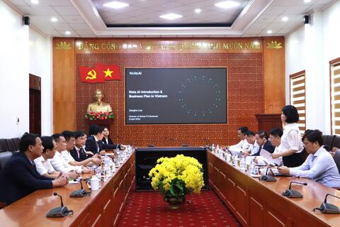 Phó Chủ tịch Thường trực UBND tỉnh Tống Thanh Hải làm việc với Đoàn công tác Công ty Nota Inc (Hàn Quốc) và Tập đoàn Quang Minh Nam Sơn