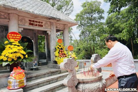 Đoàn đại biểu tỉnh Lai Châu dâng hương tại các “địa chỉ đỏ” thuộc tỉnh Quảng Trị thể hiện đạo lý “Uống nước nhớ nguồn”