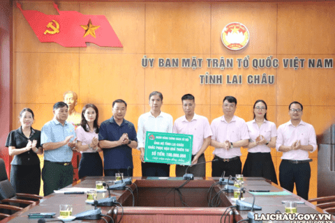 Ngân hành Chính sách xã hội Việt Nam ủng hộ tỉnh Lai Châu 100 triệu đồng khắc phục hậu quả thiên tai