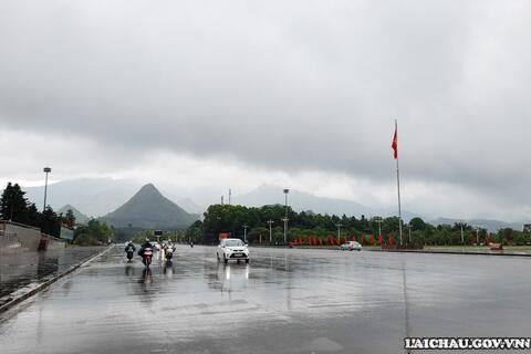 Lai Châu: Mưa dông và cảnh báo mưa lớn cục bộ, lốc, sét, gió giật mạnh