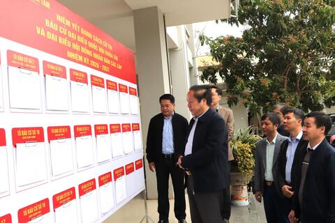 Đoàn kiểm tra số 2 Ủy ban bầu cử tỉnh kiểm tra tại các xã: Nậm Tăm, Pu Sam Cáp, Nậm Mạ, Nậm Cuổi