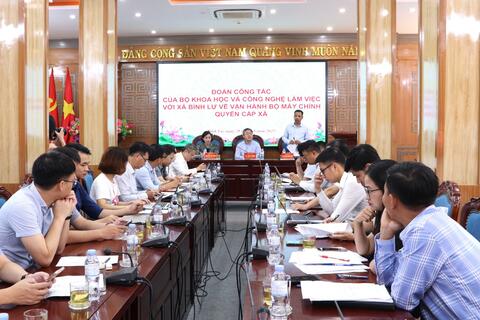 Đoàn công tác của Bộ Khoa học và Công nghệ làm việc tại xã Bình Lư