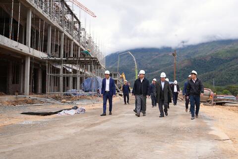 Petrovietnam kiểm tra tiến độ và thúc đẩy sớm hoàn thành dự án xây dựng Trường Phổ thông nội trú liên cấp Tiểu học và THCS Phong Thổ trong năm 2026