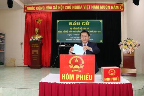 Các đồng chí lãnh đạo tỉnh Lai Châu dự Lễ khai mạc và thực hiện quyền công dân trong ngày bầu cử đại biểu Quốc hội khóa XVI và đại biểu HĐND các cấp nhiệm kỳ 2026 - 2031