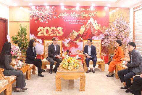 Lãnh đạo UBND tỉnh Lai Châu tiếp xã giao Văn phòng Đại diện Tổ chức Samaritan's Purse tại Việt Nam