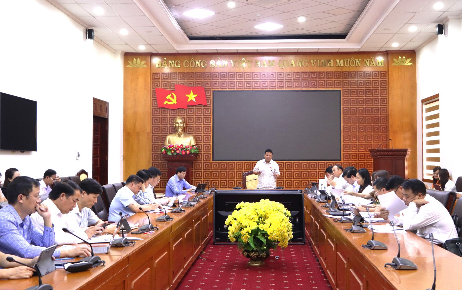 Đóng góp các ý kiến chất lượng trong phiên thảo luận tổ
