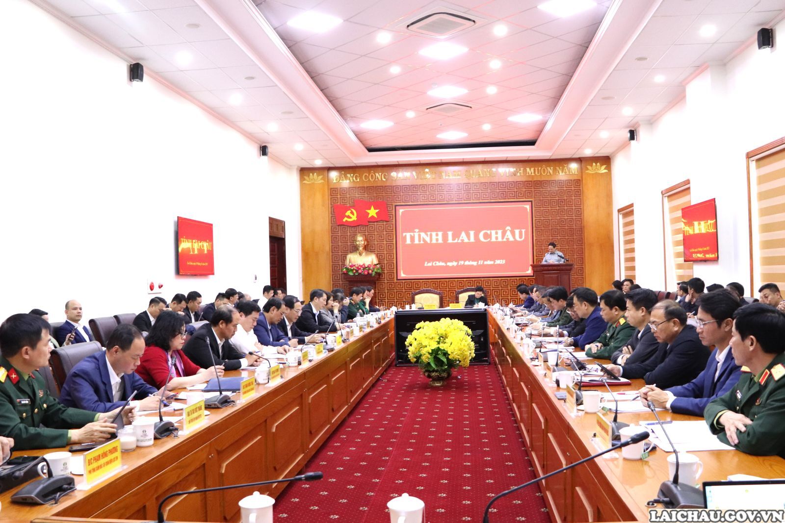 Thủ tướng Chính phủ Phạm Minh Chính làm việc với Ban Thường vụ Tỉnh ủy Lai Châu