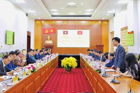 Hội đàm giữa Đoàn đại biểu tỉnh Lai Châu với Đoàn đại biểu tỉnh U Đôm Xay