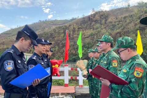 Tuần tra liên hợp chấp pháp trên biên giới tháng 2/2025