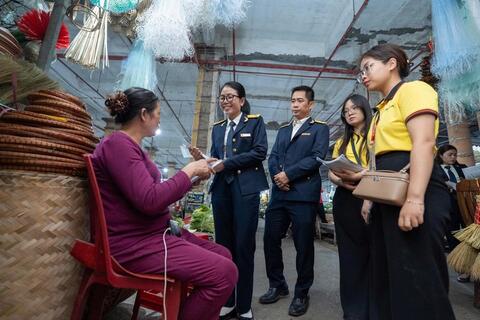 <a href="/cong-dan-doanh-nghiep" title="Công dân - Doanh nghiệp" rel="dofollow">Công dân - Doanh nghiệp</a>