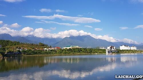 ... lung linh trong nắng...