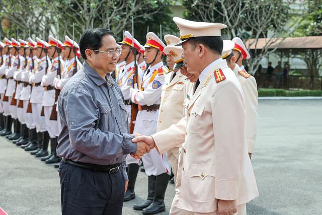 Đón người dân về quê an toàn, chăm lo để mọi người đều có Tết, bù đắp lại những khó khăn, mất mát do dịch bệnh - Ảnh 11.