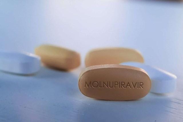 Thêm 1 thuốc Molnupiravir điều trị COVID-19 sản xuất trong nước được cấp phép - Ảnh 1.