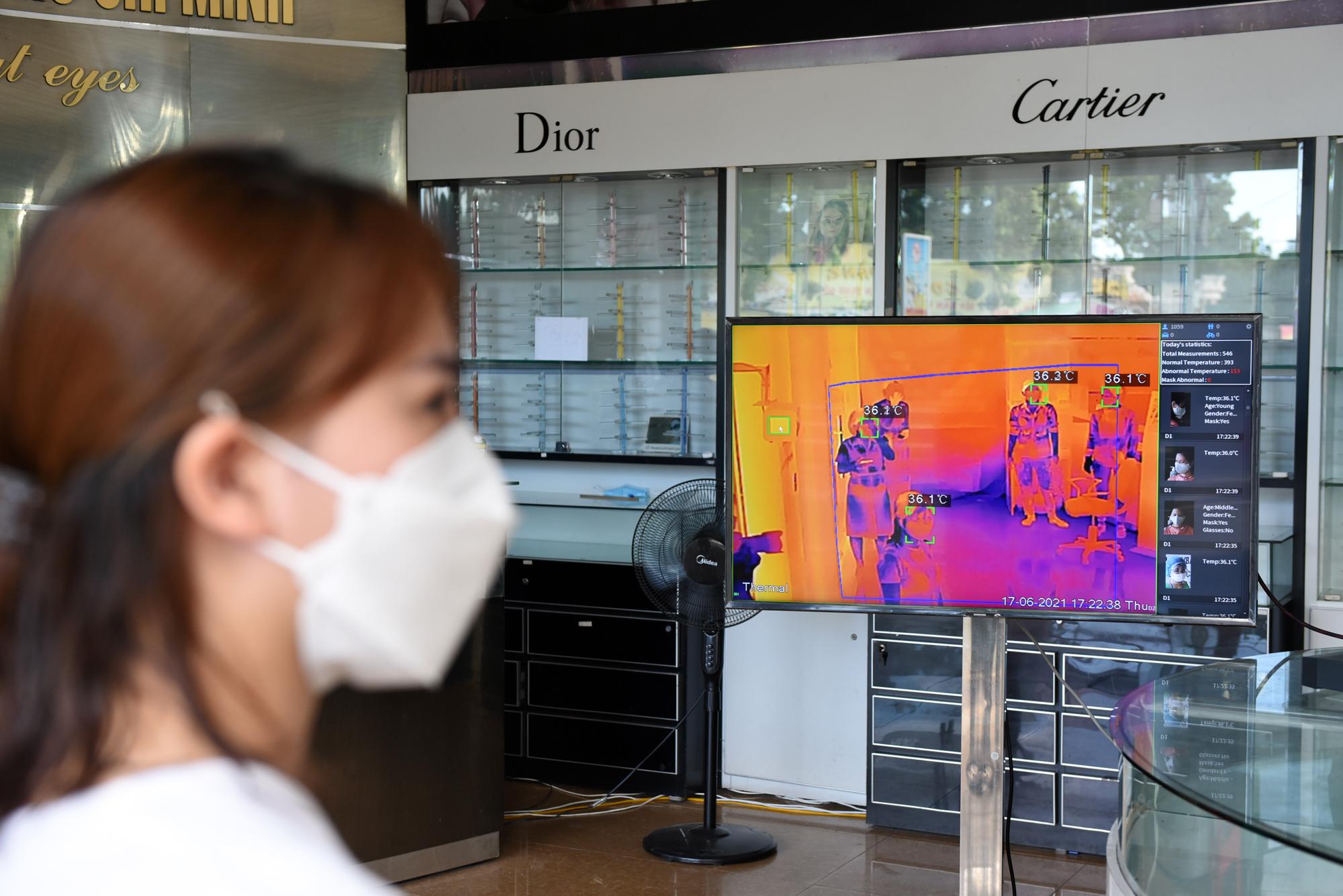 Sáng 8/8: Theo dõi chặt các biến thể mới lây lan nhanh của COVID-19; Lên phương án 'ngăn' dịch bệnh đậu mùa khỉ - Ảnh 1. Sáng 8/8: Theo dõi chặt các biến thể mới lây lan nhanh của COVID-19; Lên phương án 'ngăn' dịch bệnh đậu mùa khỉ - Ảnh 1.