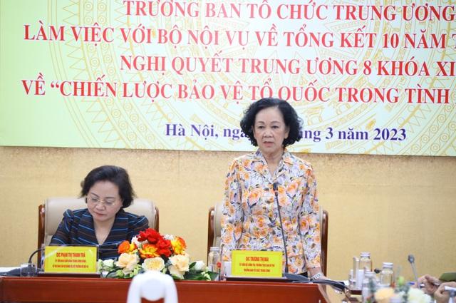 Thường trực Ban Bí thư Trương Thị Mai làm việc với Bộ Nội vụ về tổng kết "Chiến lược bảo vệ Tổ quốc trong tình hình mới" - Ảnh 2.