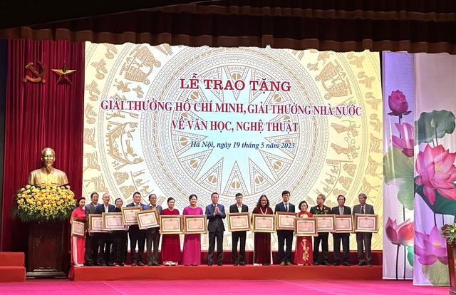 Trao tặng Giải thưởng Hồ Chí Minh, Giải thưởng Nhà nước về văn học, nghệ thuật năm 2022 tặng 128 tác giả, đồng tác giả - Ảnh 4.