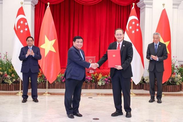 Thủ tướng Singapore Lý Hiển Long thăm chính thức Việt Nam: Thúc đẩy quan hệ Đối tác Chiến lược - Ảnh 4. Thủ tướng Singapore Lý Hiển Long thăm chính thức Việt Nam: Thúc đẩy quan hệ Đối tác Chiến lược - Ảnh 4.