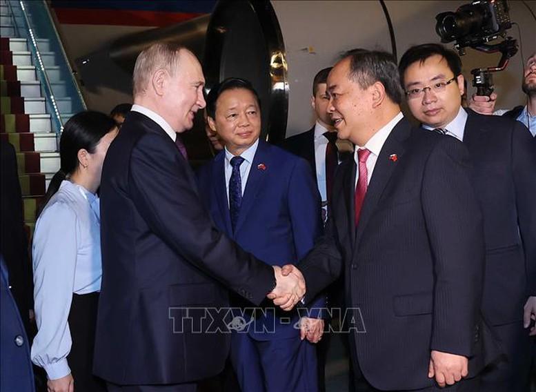 Tổng thống Nga Vladimir Putin đến Hà Nội, bắt đầu thăm cấp Nhà nước tới Việt Nam- Ảnh 5. Tổng thống Nga Vladimir Putin đến Hà Nội, bắt đầu thăm cấp Nhà nước tới Việt Nam- Ảnh 5.