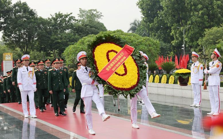 Lãnh đạo Đảng, Nhà nước viếng Chủ tịch Hồ Chí Minh và các Anh hùng liệt sĩ- Ảnh 9.