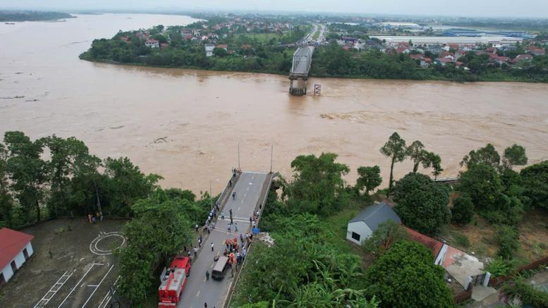 Thủ tướng Chính phủ yêu cầu khẩn trương nghiên cứu đầu tư xây dựng cầu Phong Châu mới- Ảnh 1.