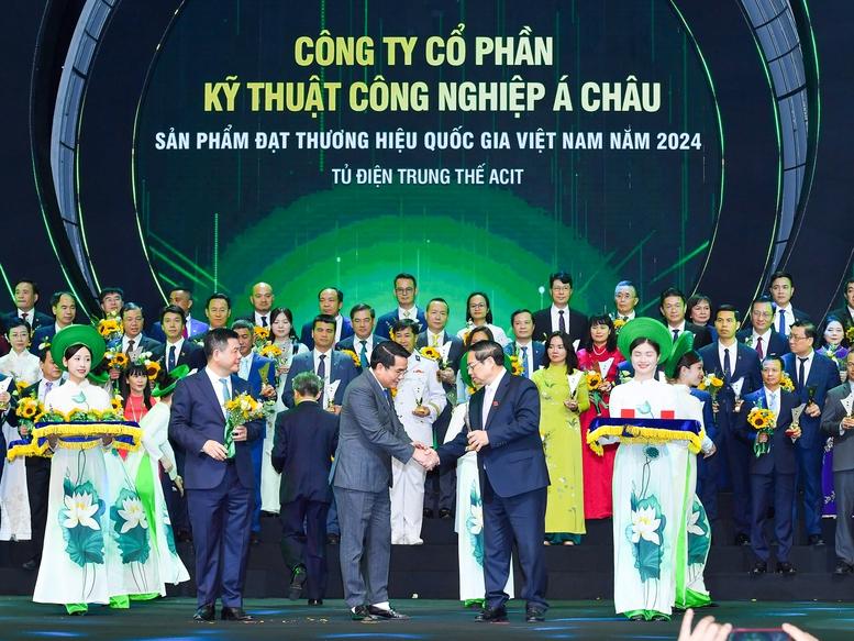 Thủ tướng: Tập trung tháo gỡ điểm nghẽn thể chế, kiên quyết, kiên trì, dứt khoát xóa bỏ cơ chế 'xin - cho', sách nhiễu- Ảnh 8.