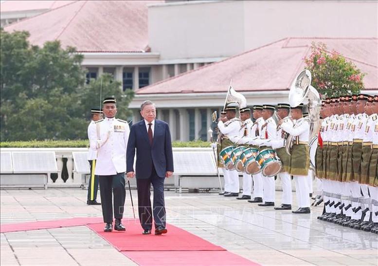 Thủ tướng Malaysia Anwar Ibrahim chủ trì lễ đón Tổng Bí thư Tô Lâm- Ảnh 4.