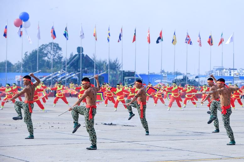 Thủ tướng: Triển lãm Quốc phòng quốc tế Việt Nam có ý nghĩa đặc biệt- Ảnh 5.