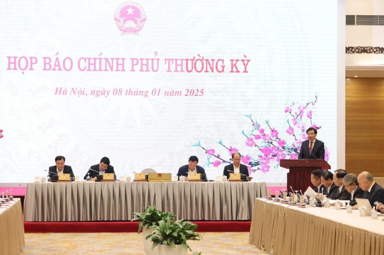 Họp báo Chính phủ thường kỳ tháng 12/2024: KTXH cả năm phục hồi tích cực, đạt nhiều kết quả quan trọng- Ảnh 1.