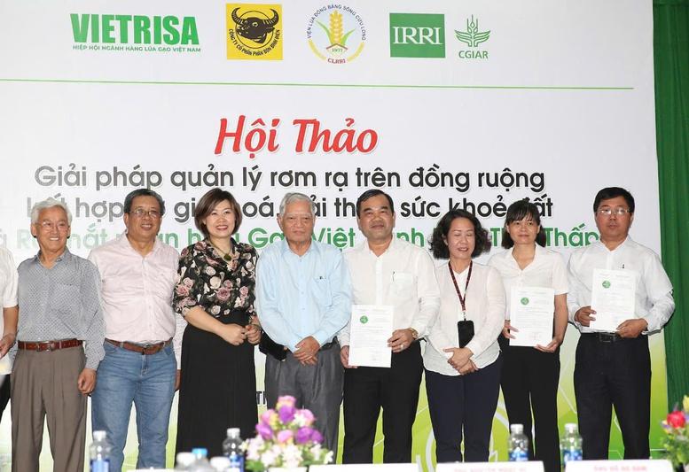'Gạo Việt Nam xanh phát thải thấp': Bước tiến mới cho ngành lúa gạo- Ảnh 3. 'Gạo Việt Nam xanh phát thải thấp': Bước tiến mới cho ngành lúa gạo- Ảnh 3.