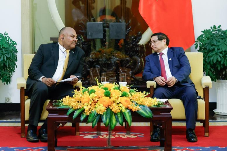 Bộ trưởng Ngoại giao Tanzania: Tận mắt chứng kiến lòng yêu nước của nhân dân Việt Nam- Ảnh 2.
