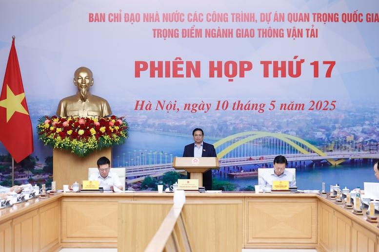 Thủ tướng: Quyết tâm không đổi mục tiêu với các dự án trọng điểm GTVT- Ảnh 2.