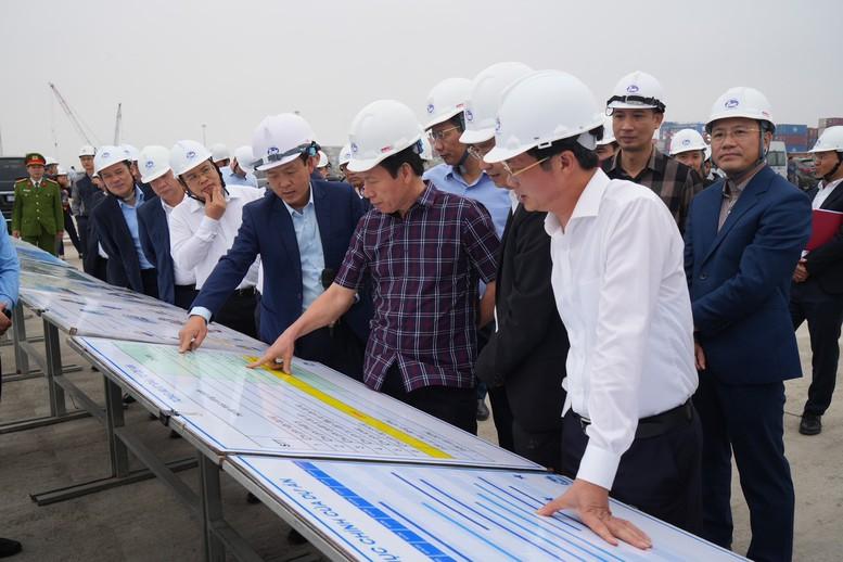 HẢI PHÒNG HẠ QUYẾT TÂM CHIẾN LƯỢC, TIẾN VÀO THỜI KỲ PHÁT TRIỂN 'BÙNG NỔ', VƯƠN TẦM KHU VỰC- Ảnh 5. HẢI PHÒNG HẠ QUYẾT TÂM CHIẾN LƯỢC, TIẾN VÀO THỜI KỲ PHÁT TRIỂN 'BÙNG NỔ', VƯƠN TẦM KHU VỰC- Ảnh 5.