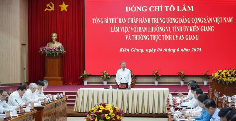 Tổng Bí thư Tô Lâm: Hợp nhất An Giang và Kiên Giang mở ra cơ hội tái cấu trúc hệ thống hạ tầng vùng- Ảnh 2. Tổng Bí thư Tô Lâm: Hợp nhất An Giang và Kiên Giang mở ra cơ hội tái cấu trúc hệ thống hạ tầng vùng- Ảnh 2.