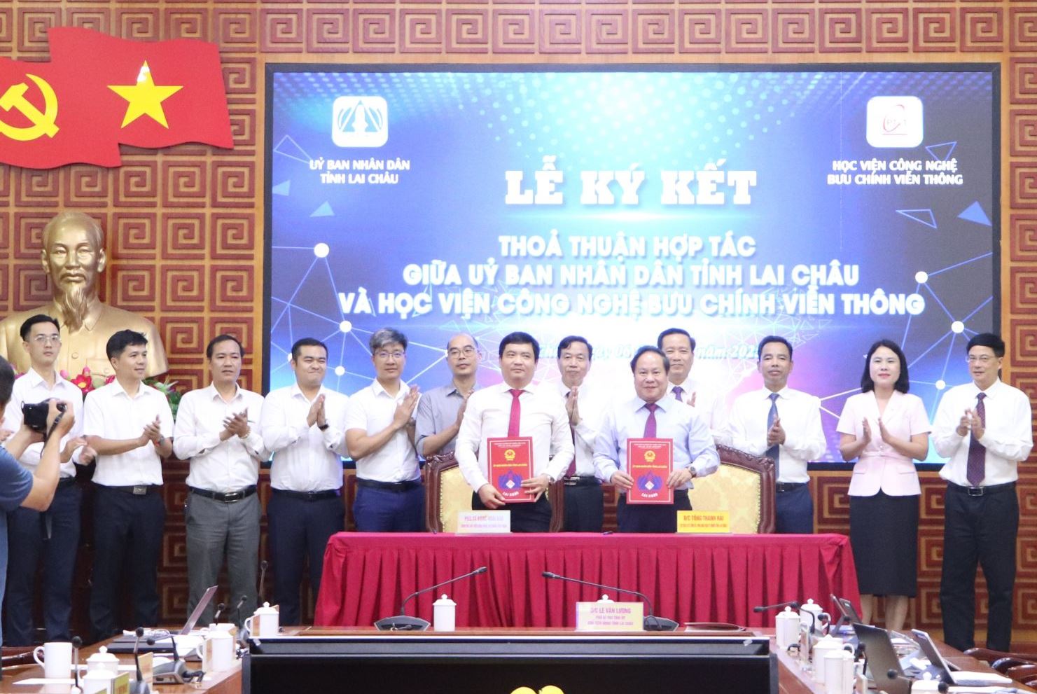 Lễ ký kết thỏa thuận hợp tác giữa UBND tỉnh Lai Châu và Học viện Công nghệ Bưu chính Viễn thông