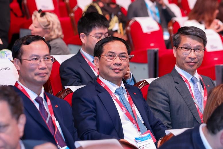 Thủ tướng: Việt Nam sẵn sàng tham gia, dẫn dắt trong các cơ chế hợp tác về biển- Ảnh 4. Thủ tướng: Việt Nam sẵn sàng tham gia, dẫn dắt trong các cơ chế hợp tác về biển- Ảnh 4.