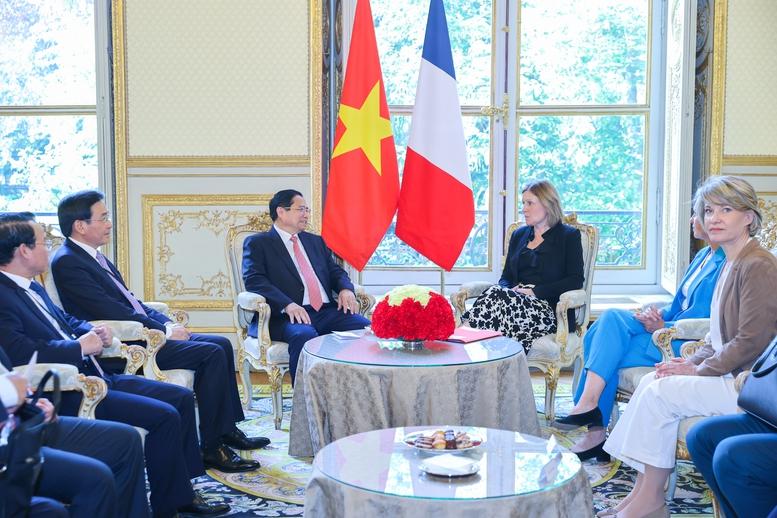 Thủ tướng Phạm Minh Chính hội kiến Chủ tịch Quốc hội Pháp- Ảnh 3. Thủ tướng Phạm Minh Chính hội kiến Chủ tịch Quốc hội Pháp- Ảnh 3.