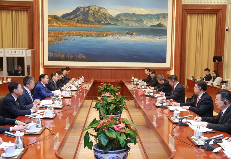 Phó Thủ tướng Trần Hồng Hà mong muốn tỉnh Vân Nam (Trung Quốc) tiếp tục đi đầu tăng cường giao lưu, hợp tác với các địa phương của Việt Nam- Ảnh 2. Phó Thủ tướng Trần Hồng Hà mong muốn tỉnh Vân Nam (Trung Quốc) tiếp tục đi đầu tăng cường giao lưu, hợp tác với các địa phương của Việt Nam- Ảnh 2.