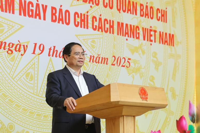 Thủ tướng: Báo chí cách mạng tiếp tục phát huy truyền thống trăm năm với 'tâm sáng - lòng trong - bút sắc'- Ảnh 6. Thủ tướng: Báo chí cách mạng tiếp tục phát huy truyền thống trăm năm với 'tâm sáng - lòng trong - bút sắc'- Ảnh 6.