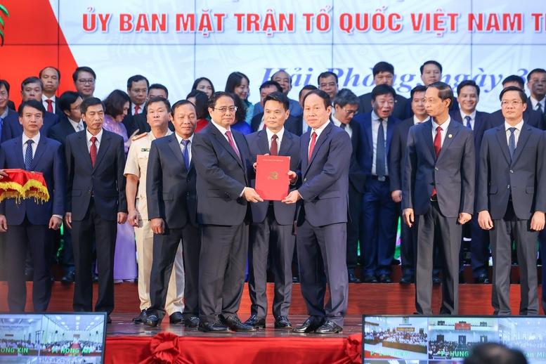 TỔNG THUẬT: Công bố nghị quyết, quyết định sáp nhập đơn vị hành chính, chỉ định nhân sự trên cả nước- Ảnh 9. TỔNG THUẬT: Công bố nghị quyết, quyết định sáp nhập đơn vị hành chính, chỉ định nhân sự trên cả nước- Ảnh 9.