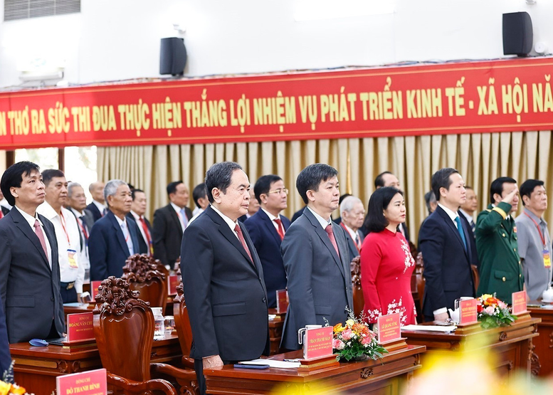 TỔNG THUẬT: Công bố nghị quyết, quyết định sáp nhập đơn vị hành chính, chỉ định nhân sự trên cả nước- Ảnh 10. TỔNG THUẬT: Công bố nghị quyết, quyết định sáp nhập đơn vị hành chính, chỉ định nhân sự trên cả nước- Ảnh 10.
