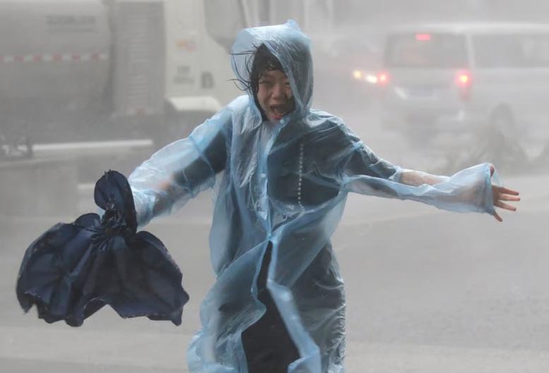 Bão Wipha: Hàng trăm nghìn người ở Philippines bị ảnh hưởng, Trung Quốc sơ tán hơn 440.000 người- Ảnh 3.