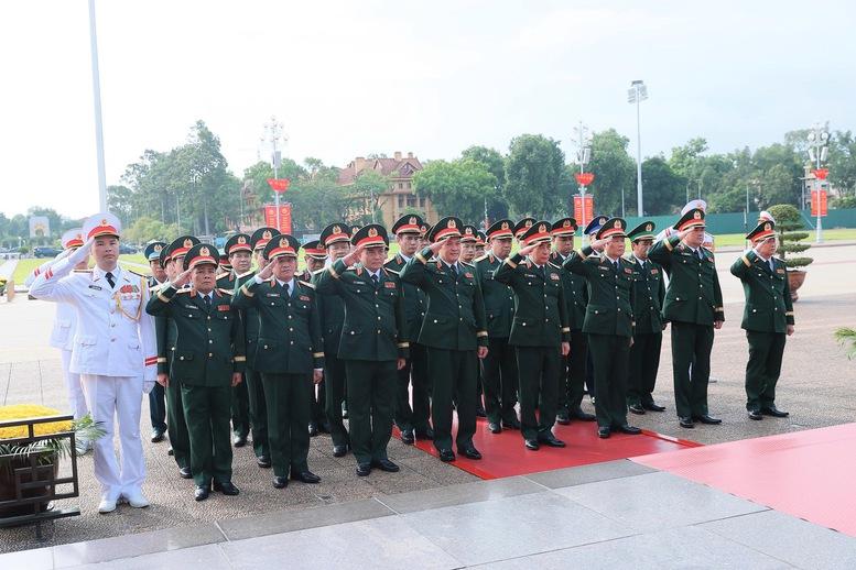 Lãnh đạo Đảng, Nhà nước vào Lăng viếng Chủ tịch Hồ Chí Minh, tưởng niệm các anh hùng liệt sĩ- Ảnh 5. Lãnh đạo Đảng, Nhà nước vào Lăng viếng Chủ tịch Hồ Chí Minh, tưởng niệm các anh hùng liệt sĩ- Ảnh 5.
