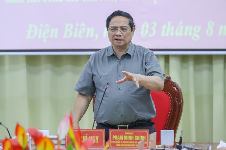 Thủ tướng: Làm mọi cách nhanh nhất có thể ổn định đời sống người dân vùng lũ- Ảnh 2. Thủ tướng: Làm mọi cách nhanh nhất có thể ổn định đời sống người dân vùng lũ- Ảnh 2.